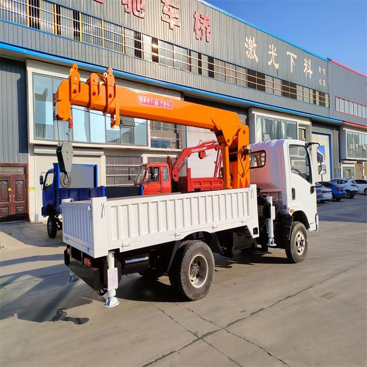 襄垣县三轮随车吊定制 农用改装机自备吊中瑞长期出售